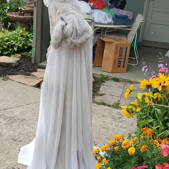 50" Lighted Halloween Scary Bride - Picture 7 of 11